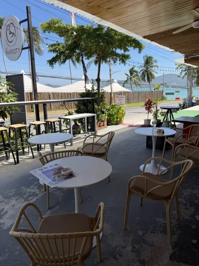 Parroty Cafe (Bang Rak)