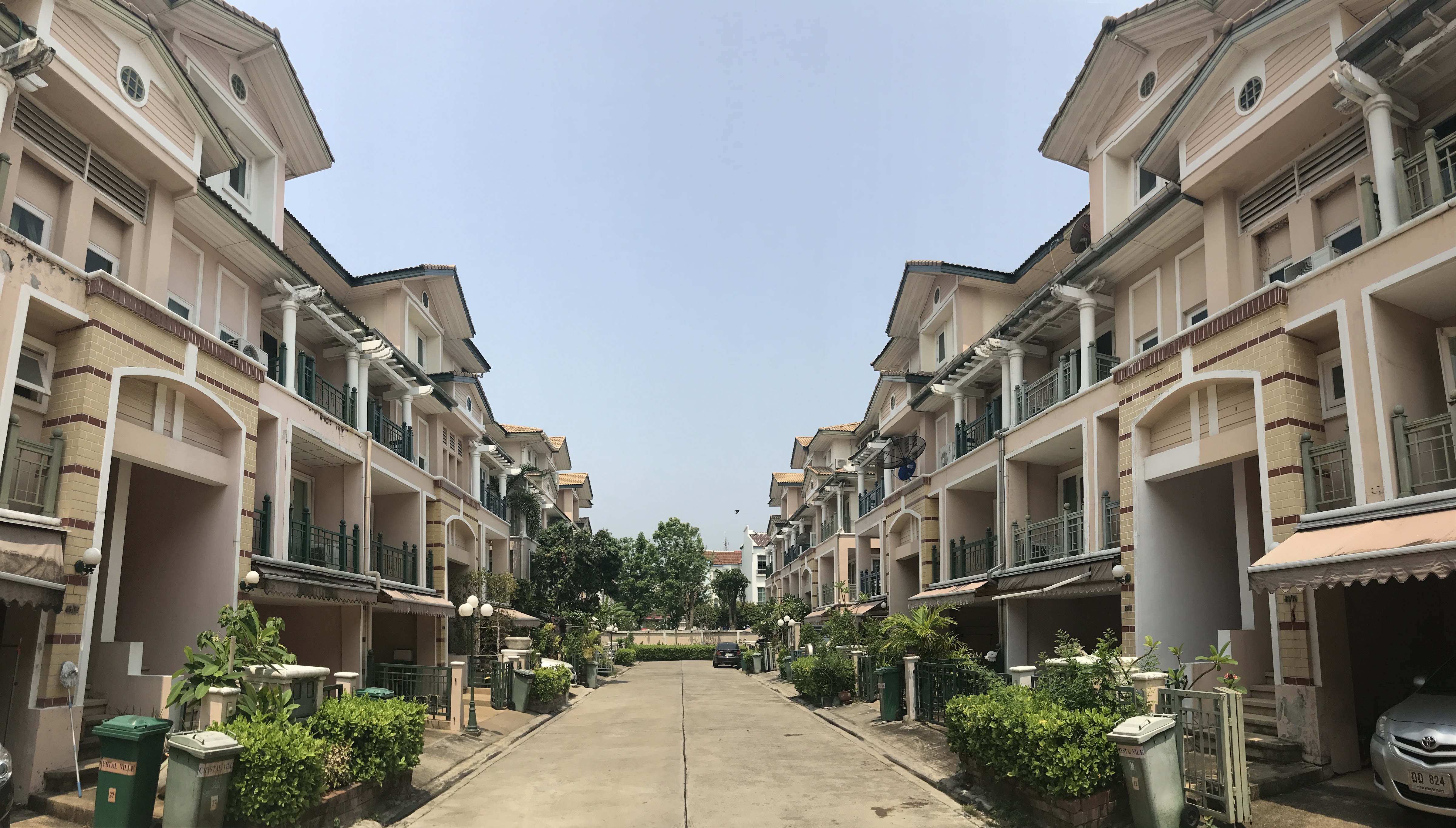 Crystal Ville