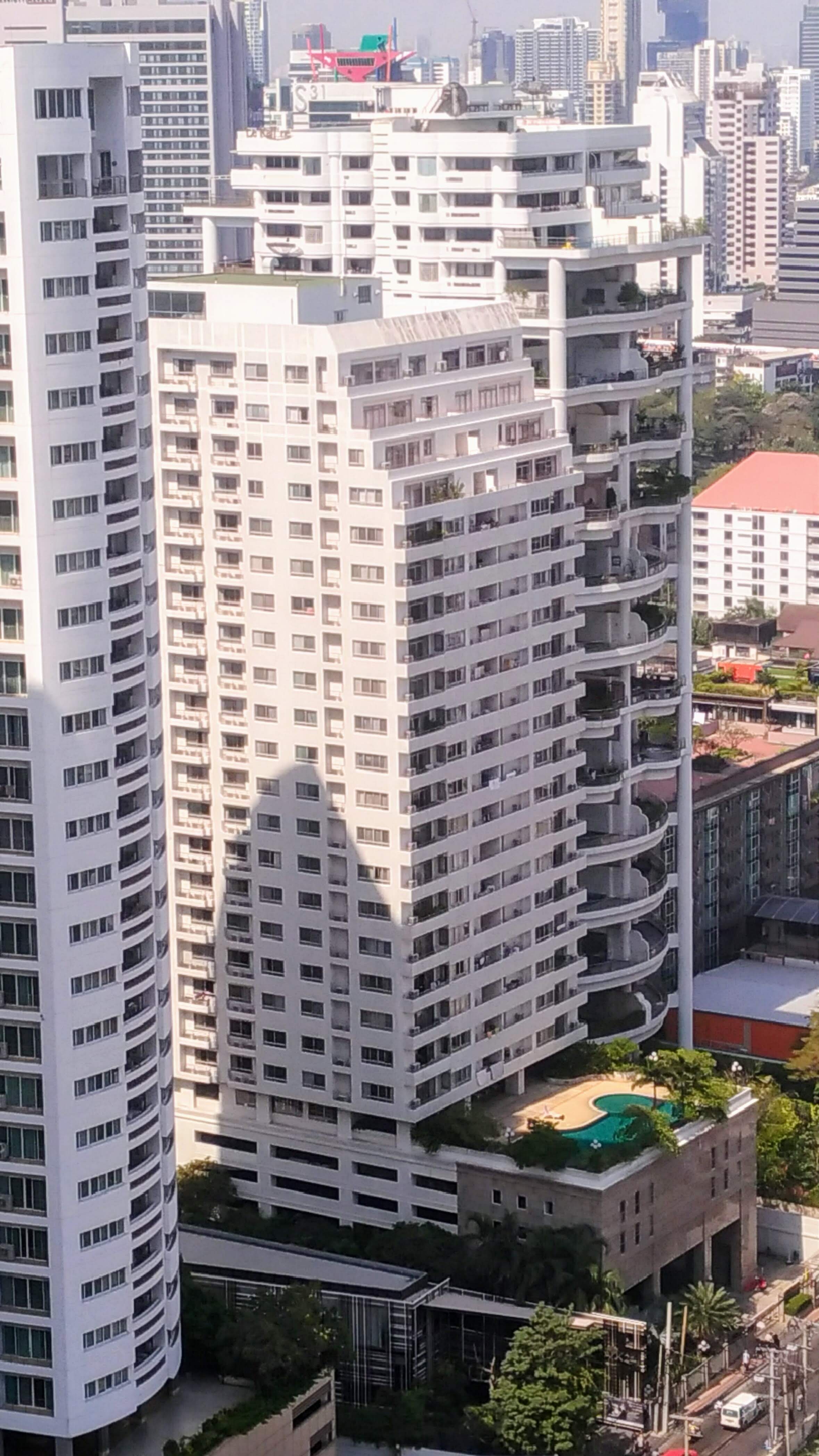 Krungthep Thani Tower