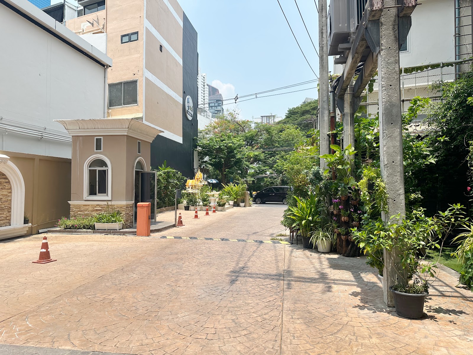 LE NICE CONDO
