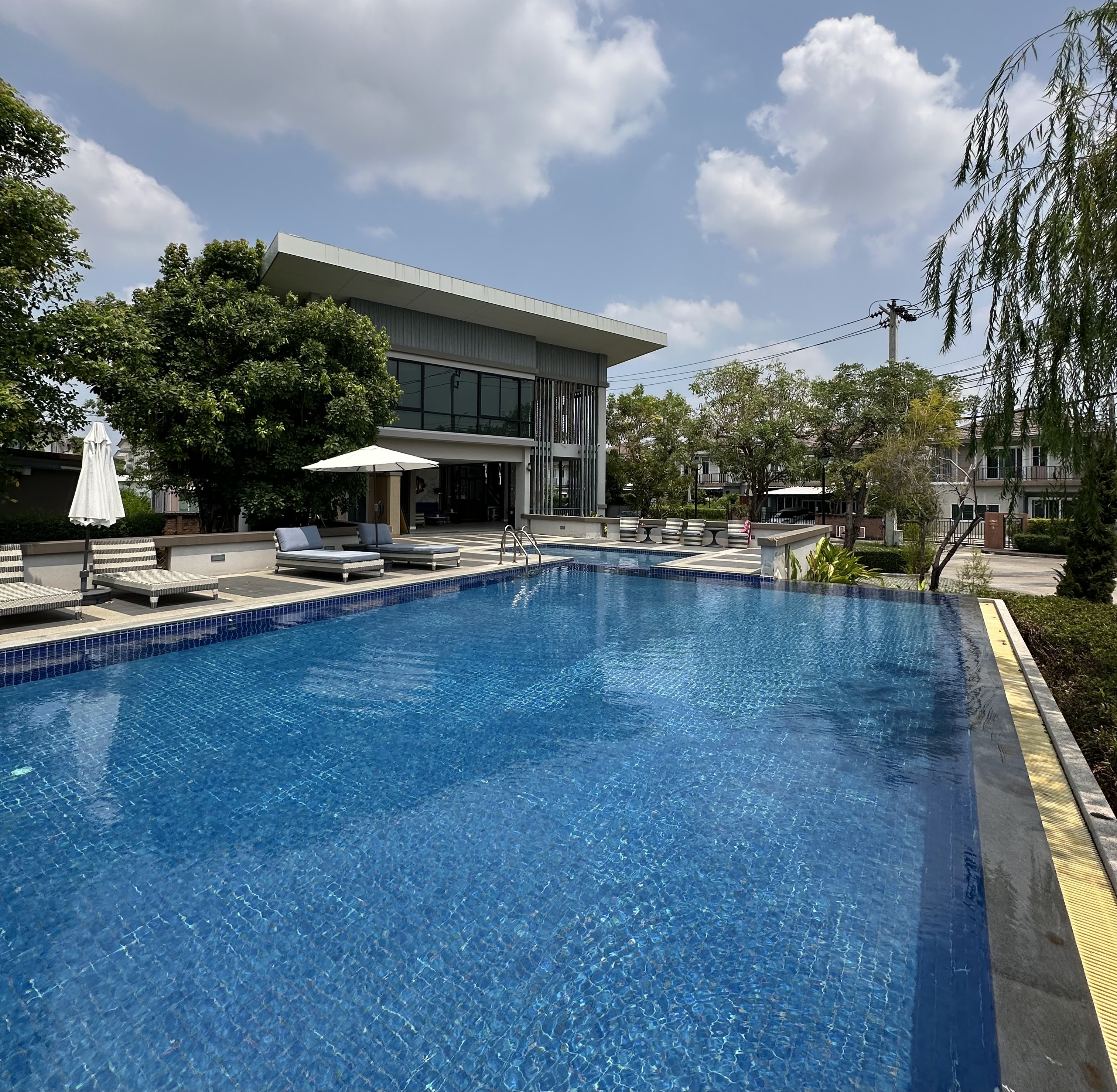 Passorn Prestige Luxe Pattanakarn 44