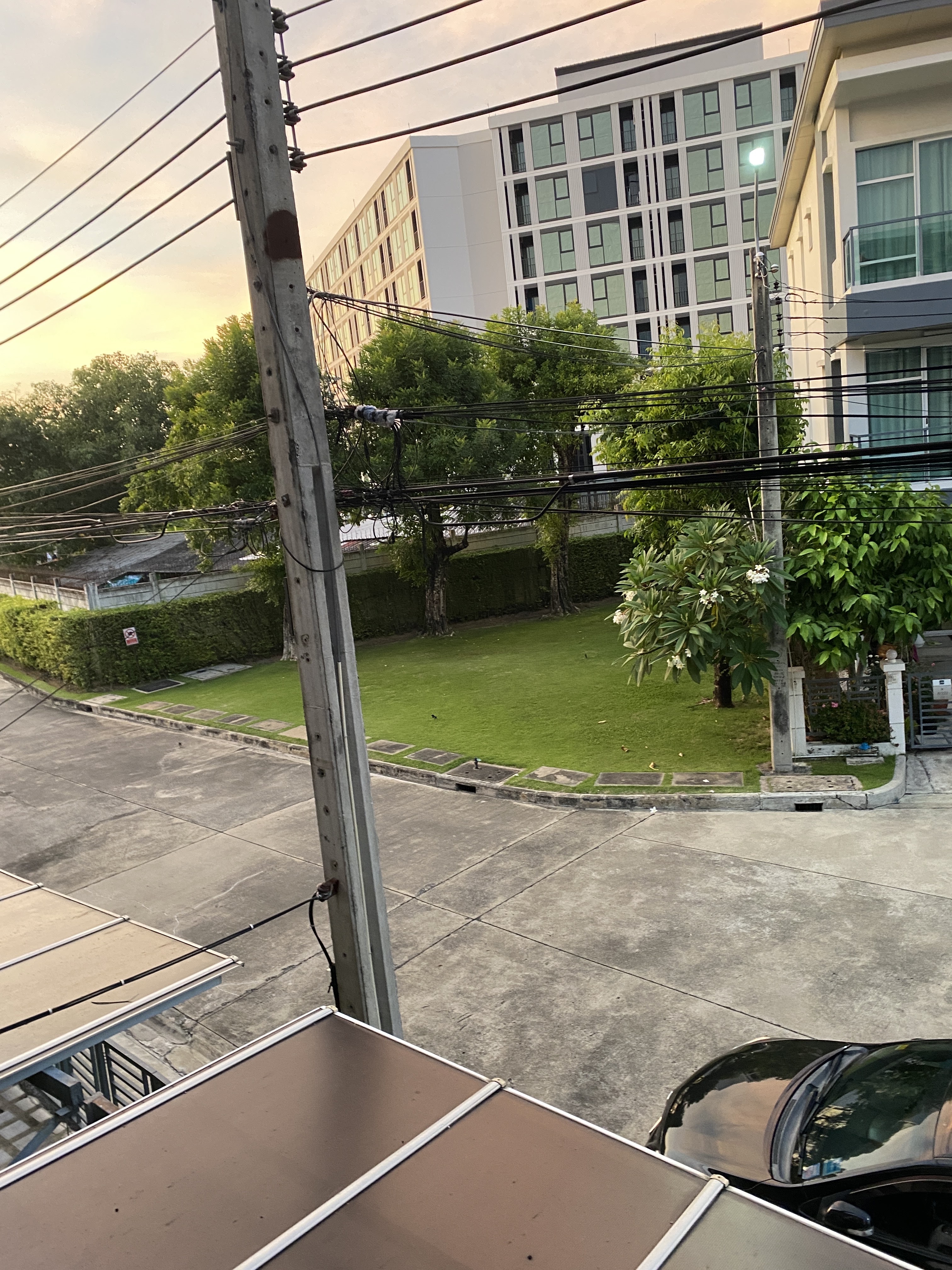 Town Avenue Srinagarindra