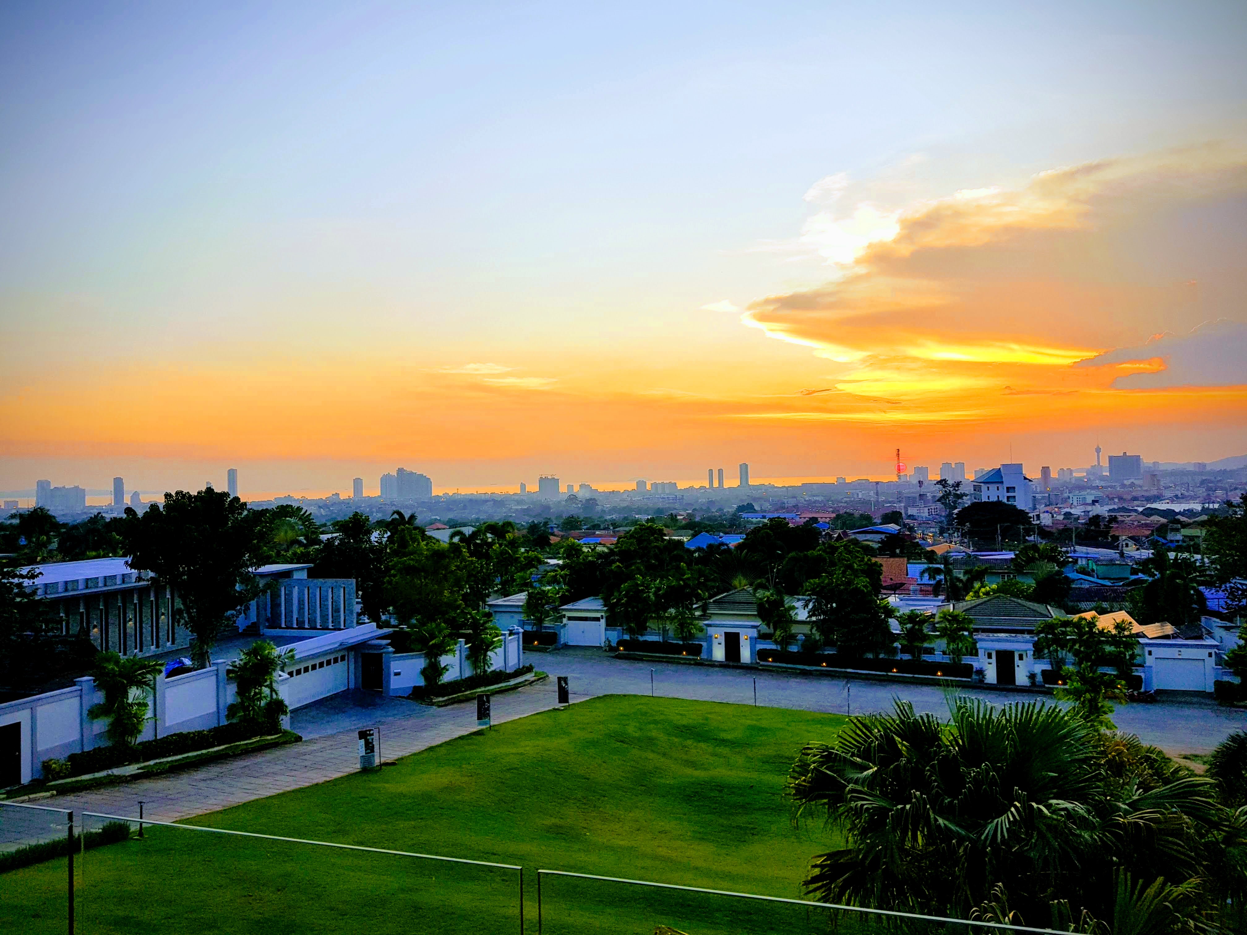 Siam Royal View Pattaya main entrance