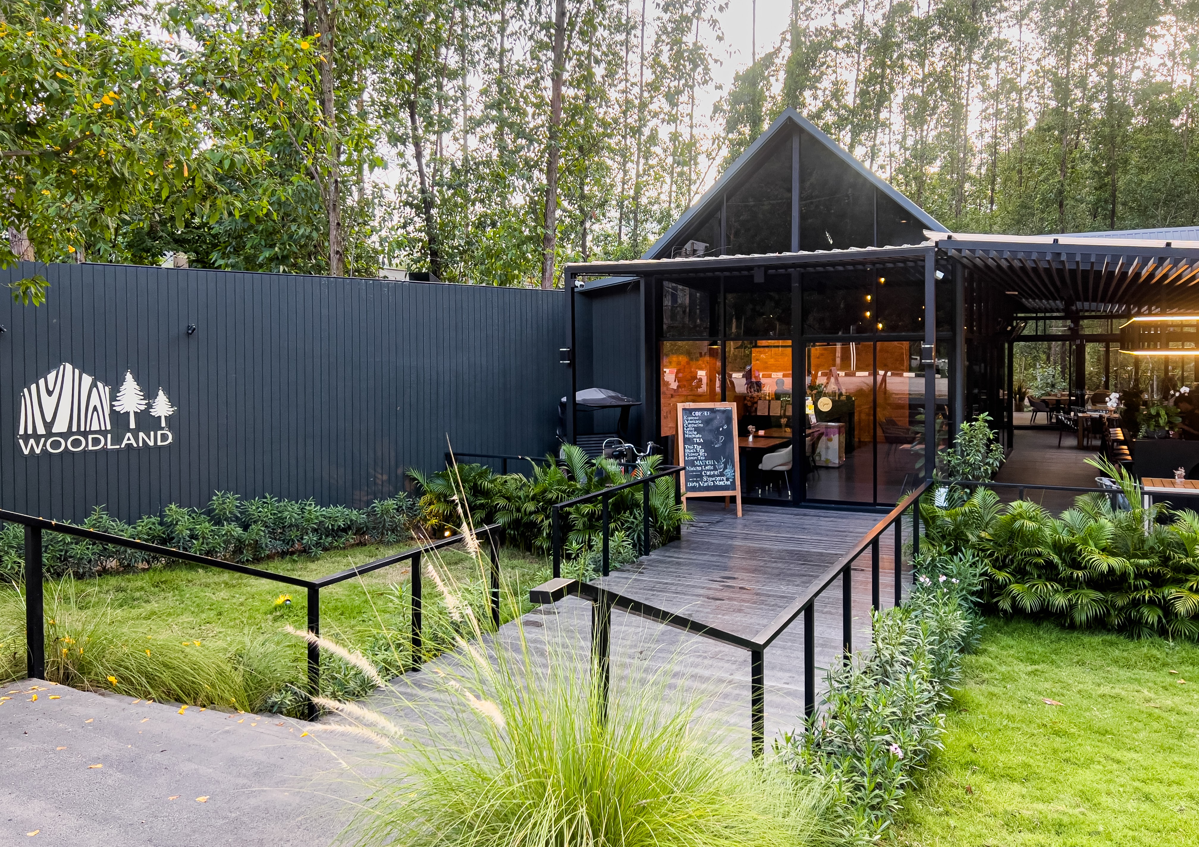 Woodland Cafe' Restaurant & Bar Phuket