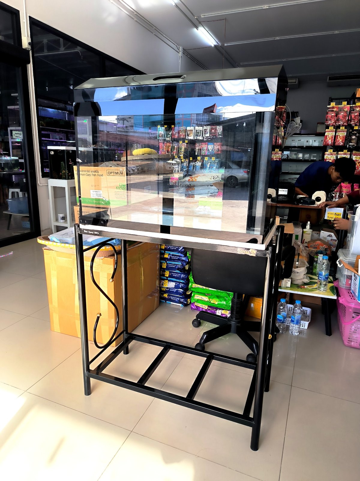 Rayong Pet Mart Fish Tank
