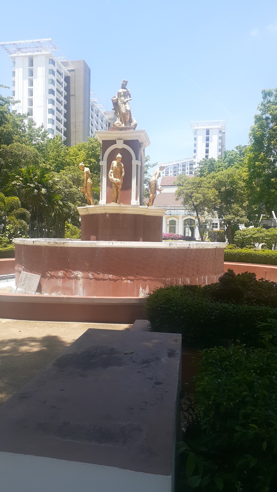 Ban Klang Muang Sri Nagarindra