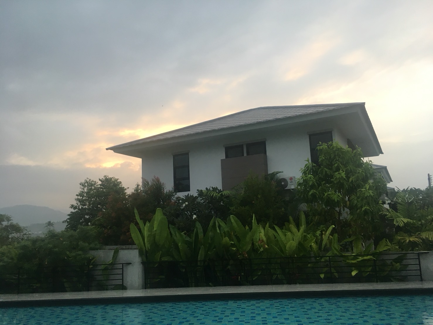 The Seasons Bangrak Sanam Bin